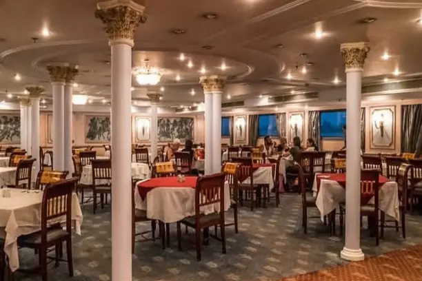 MS Dolphin Nile Cruise Aswan to Luxor 3 Nights 4 Days