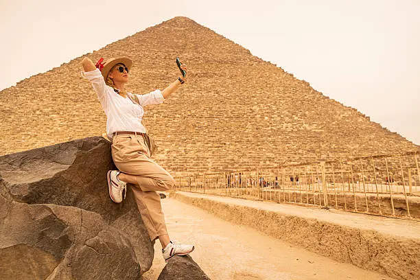 female-tour-guide-exploring-karnak-temple